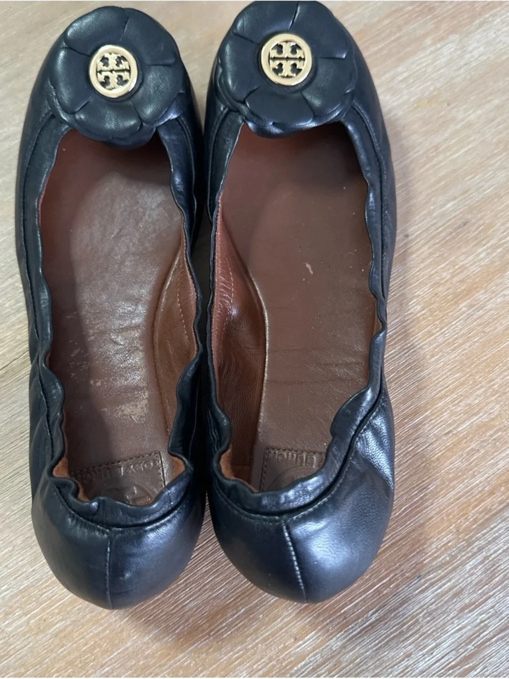 Tory Burch Black Leather Flower Logo Ballet Flats